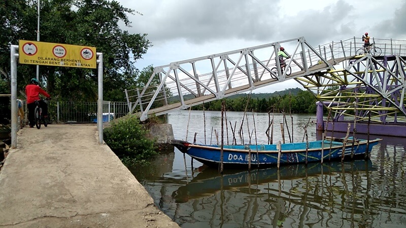 Venny Travel: Your Bridge to Unforgettable Cilacap Wonders